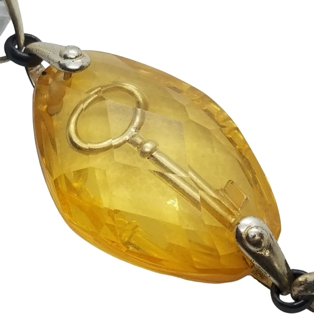 FOSSIL RETIRED CHUNKY CLEAR QUARTZ CRYSTAL & KEY DESIGN CHAIN NECKLACE